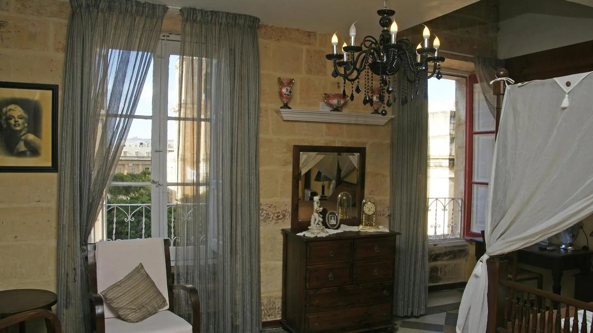 Luciano Valletta Boutique Pensiune